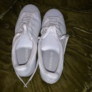 ADIDAS SUPERSTAR SHOES.. ONLY WORN ONCE